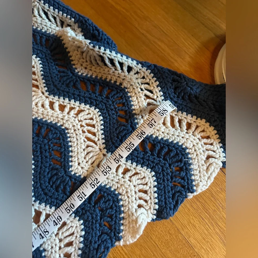 Vintage Scalloped Edge Blue & White Chevron Crocheted Throw, 48x62”